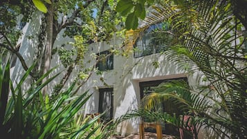 Quarto standard, 2 camas de casal | Terraço/pátio