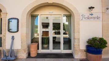 2 Restaurants, Frühstück, Abendessen, italienische Küche