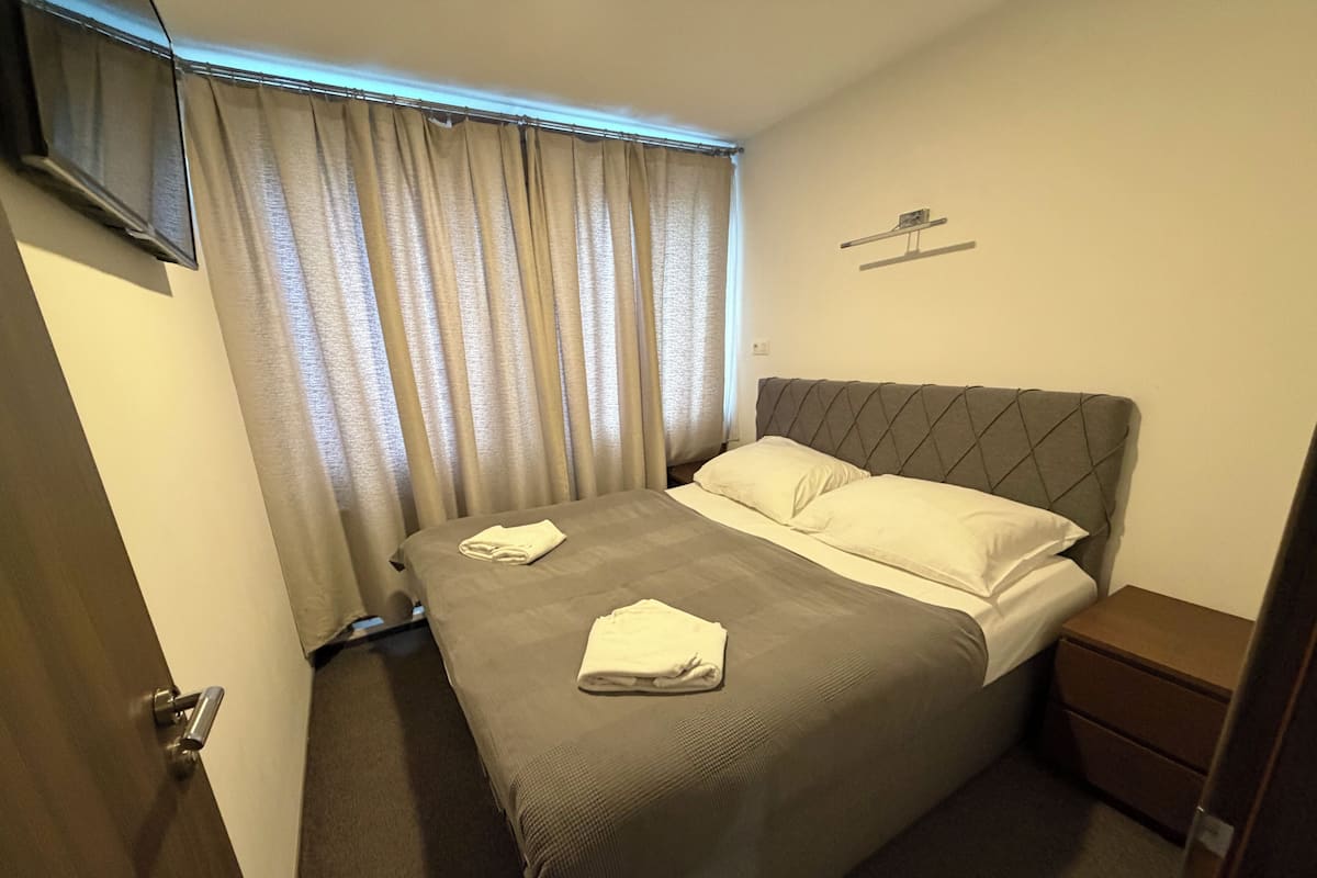 Appartement, vue ville | Fer et planche à repasser, Wi-Fi gratuit, draps fournis