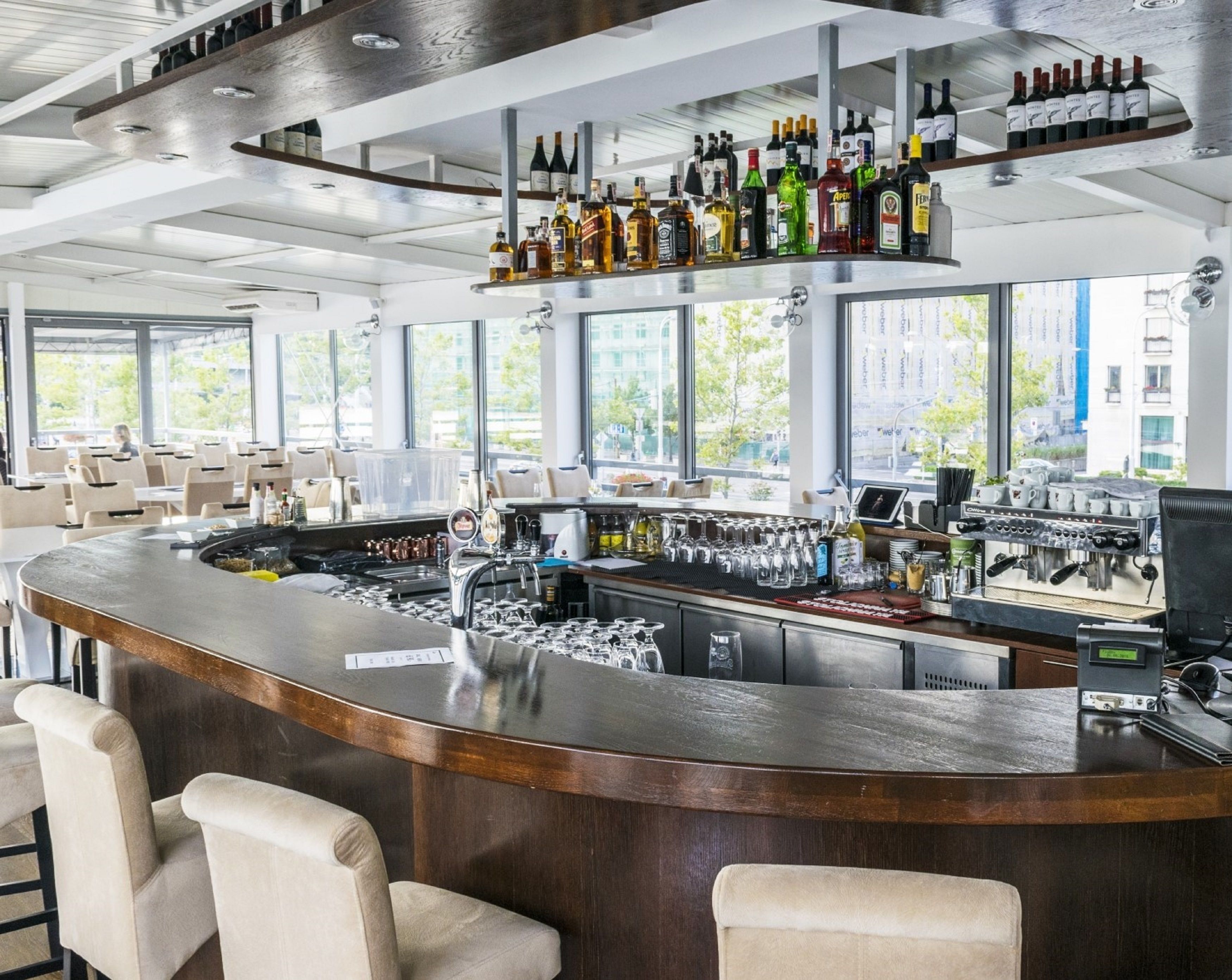 Bar (in der Unterkunft)