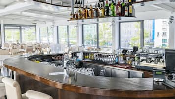 Bar (in der Unterkunft)