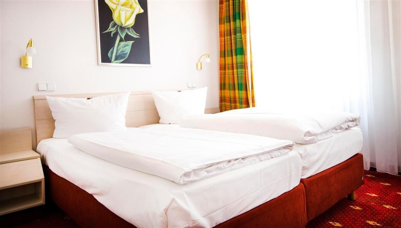 egyptian cotton sheets, premium bedding, select comfort beds, desk