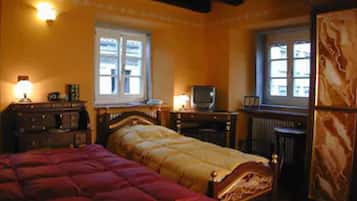 Dreibettzimmer | Kostenloses WLAN, BettwÀsche