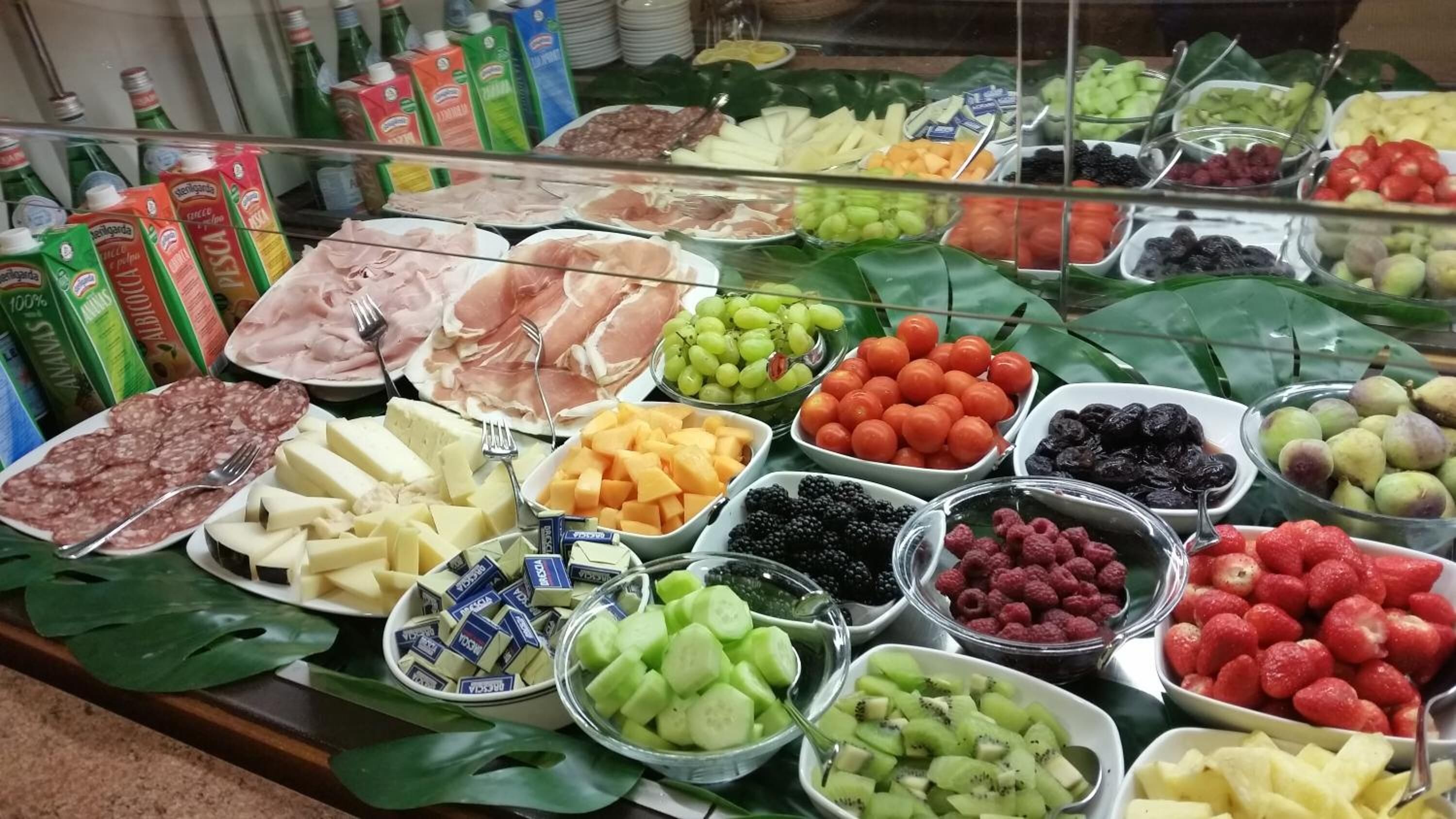 free daily continental breakfast