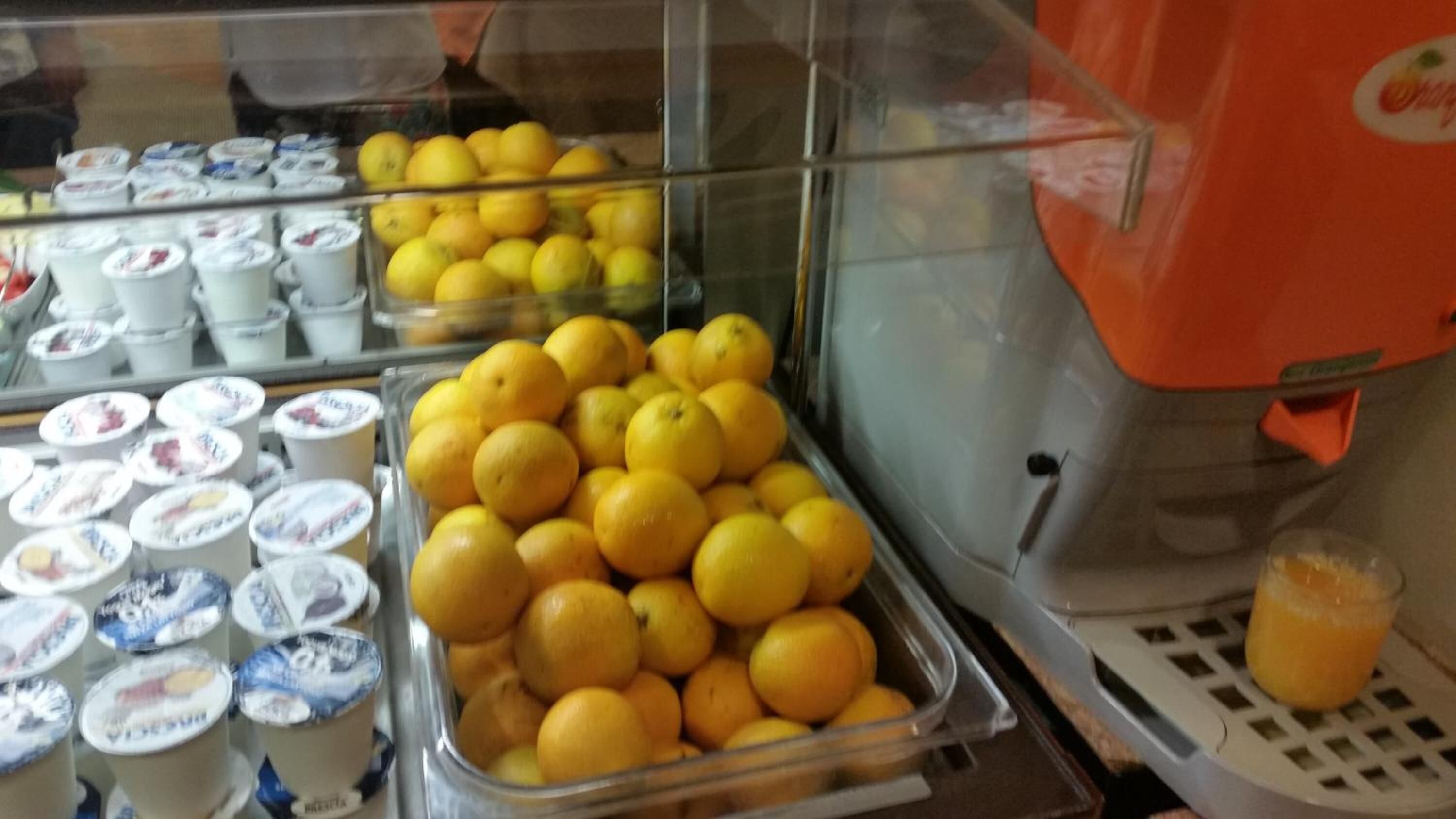 free daily continental breakfast