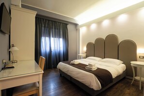 Deluxe Double Room | Egyptian cotton sheets, premium bedding, down comforters, pillowtop beds - Agramante (Palermo)