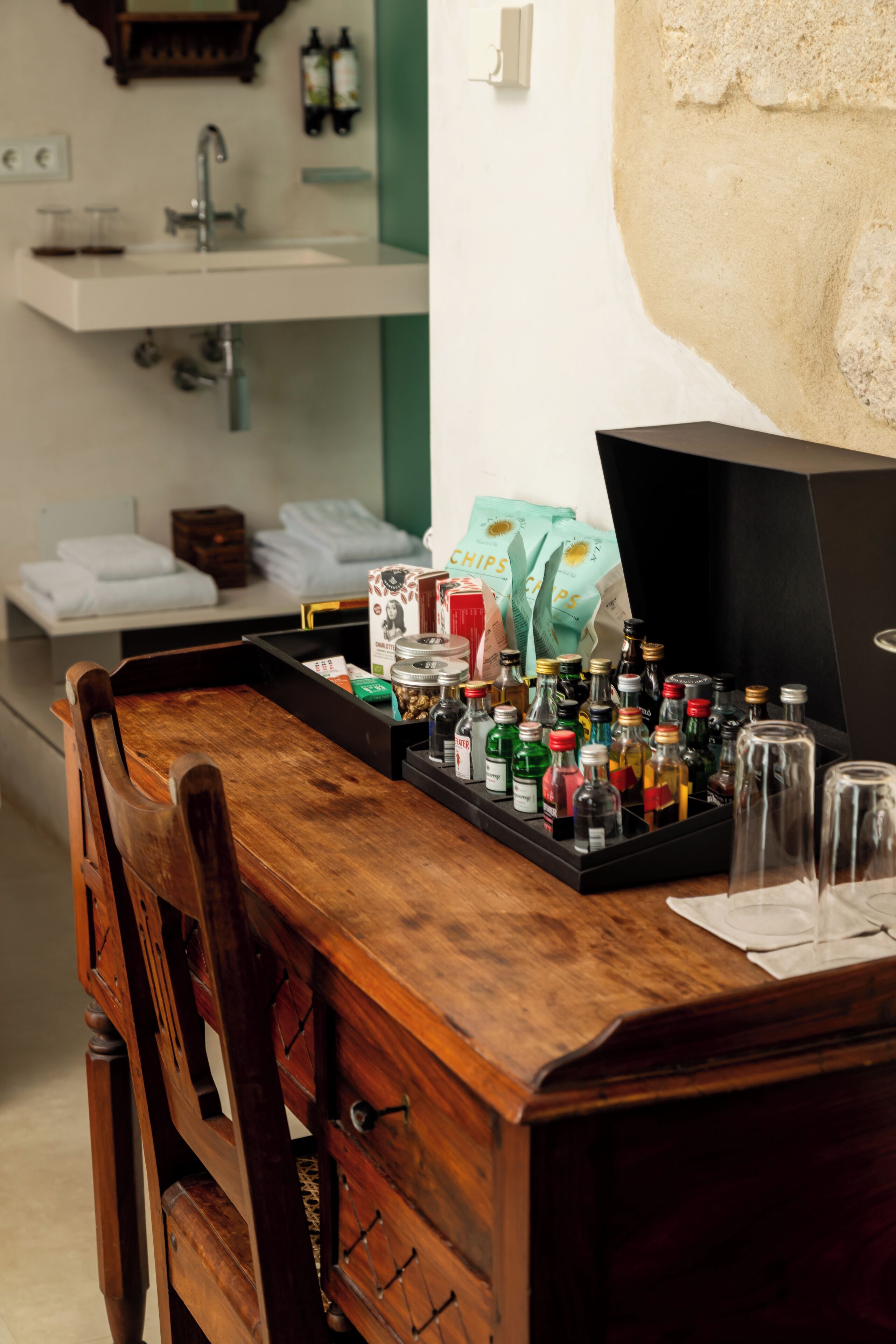 43-inch flat-screen tv with digital channels, heated floors