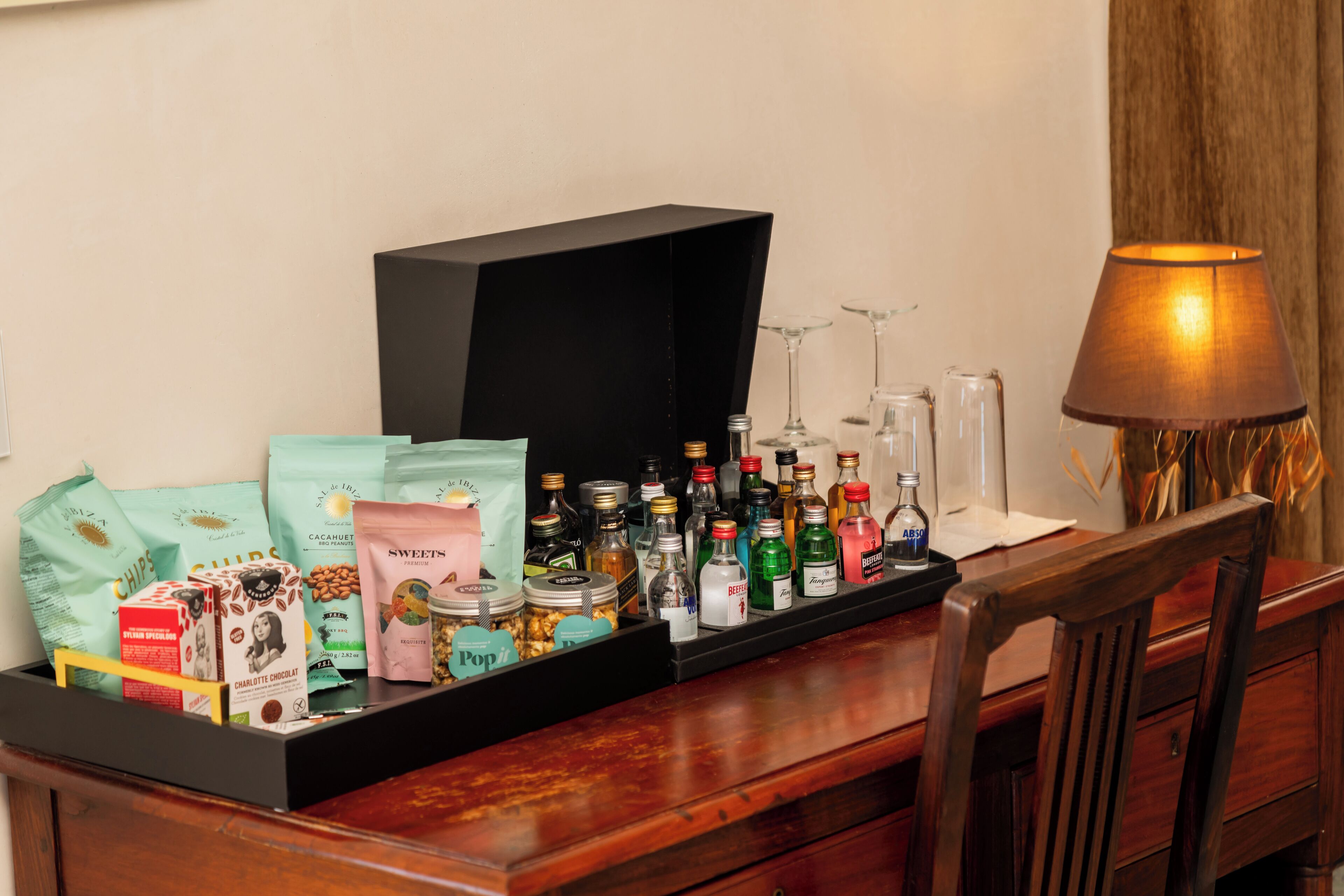 luxury studio suite | living area | 43-inch flat-screen tv with digital channels, heated floors