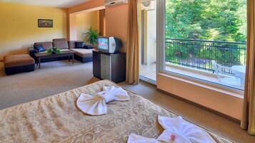 1 bedroom, in-room safe, desk, blackout drapes