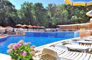 Seasonal outdoor pool - Paradise Green-Park Hotel (Golden Sands)