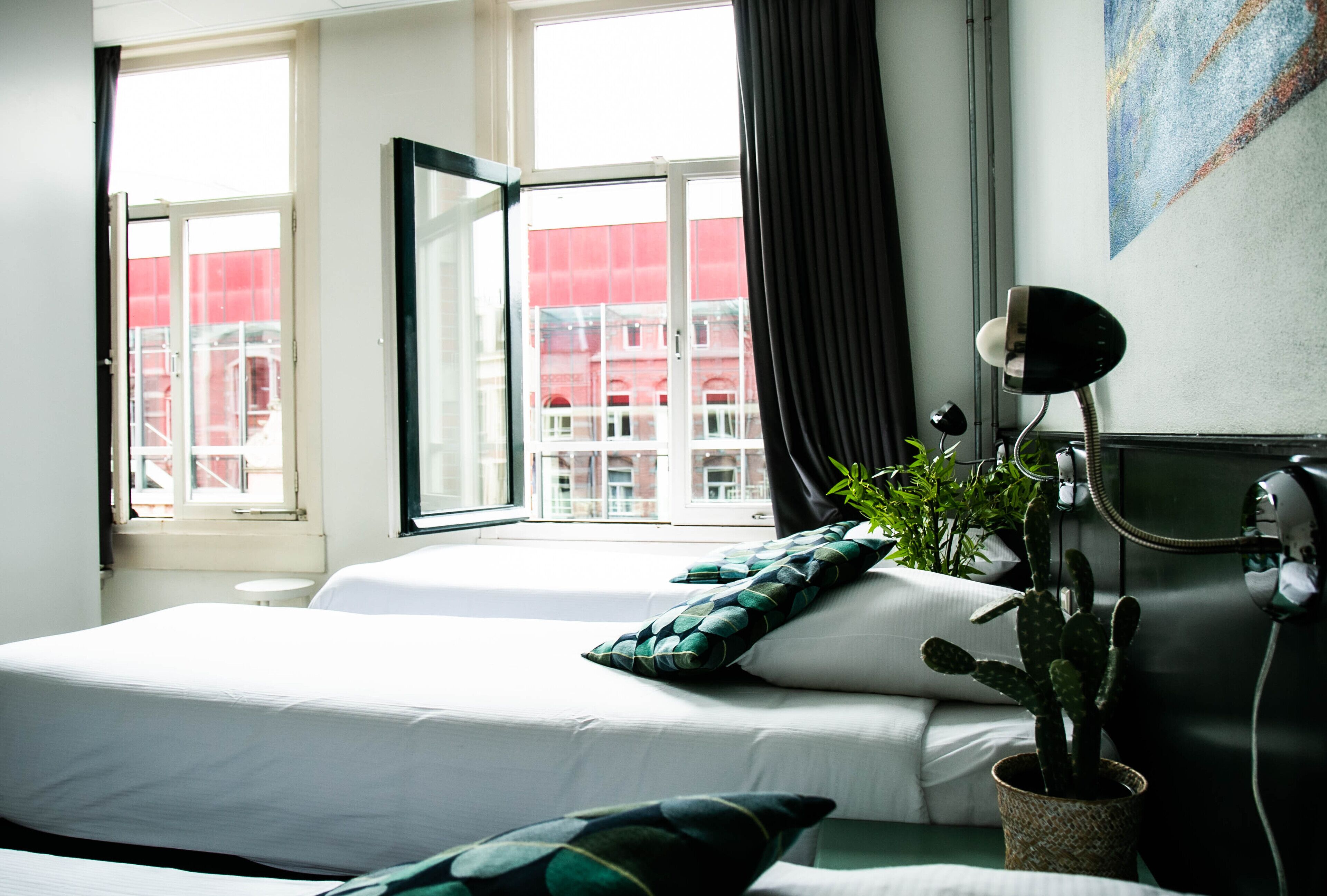 standard triple room, 3 single beds | hypo-allergenic bedding, in-room safe, desk, iron/ironing board