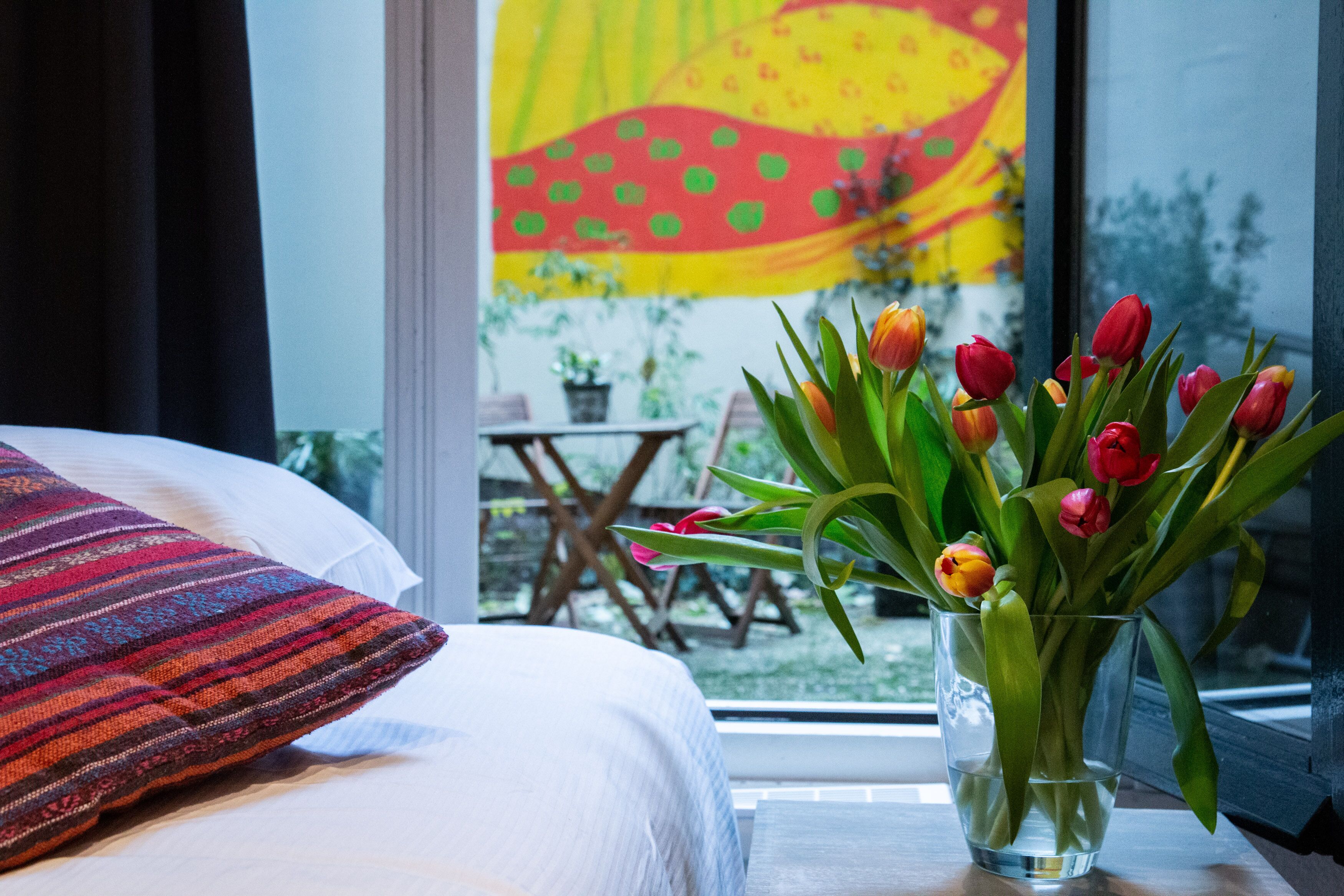 single room, 1 single bed, shared bathroom | hypo-allergenic bedding, in-room safe, desk, iron/ironing board