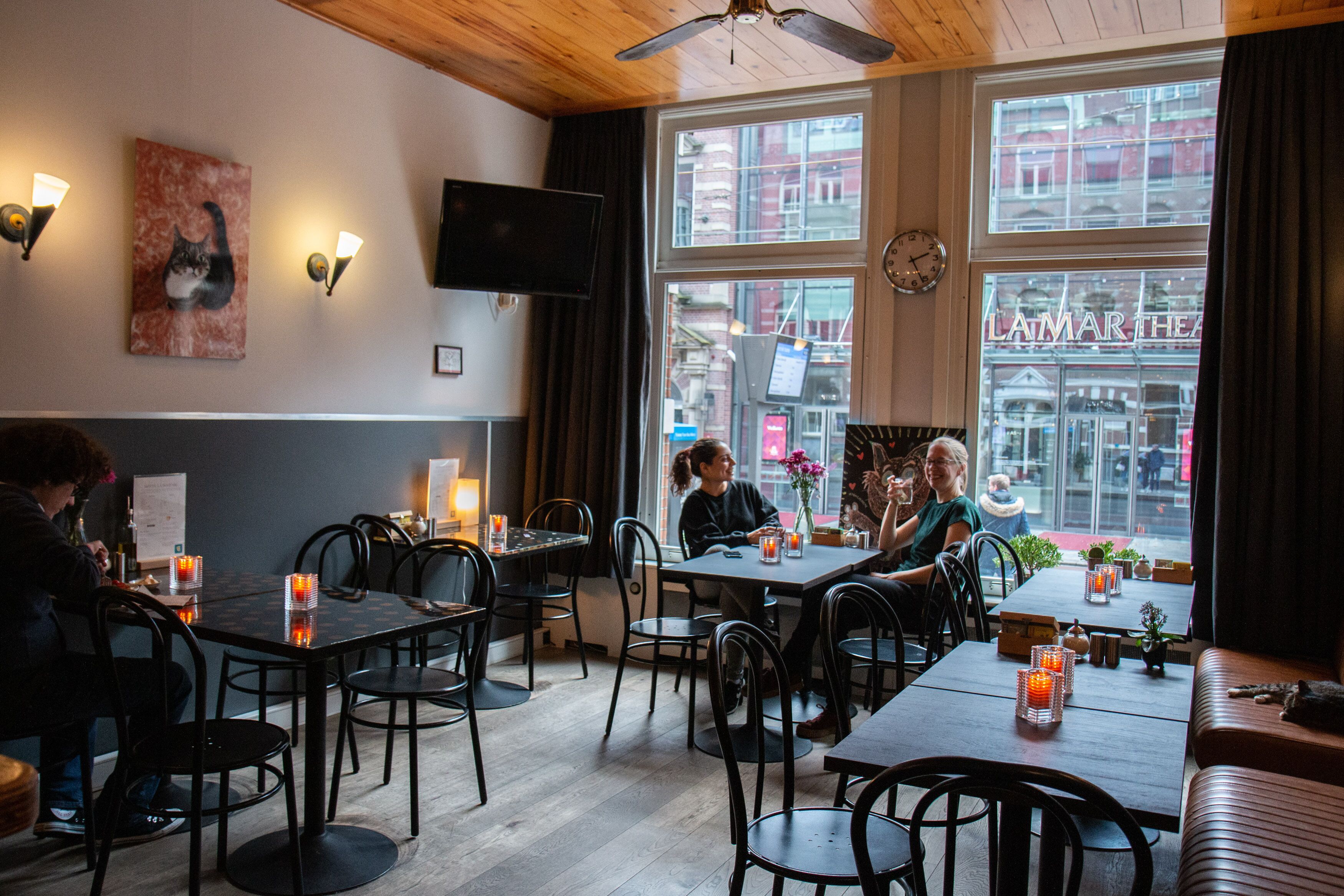 daily buffet breakfast for a fee