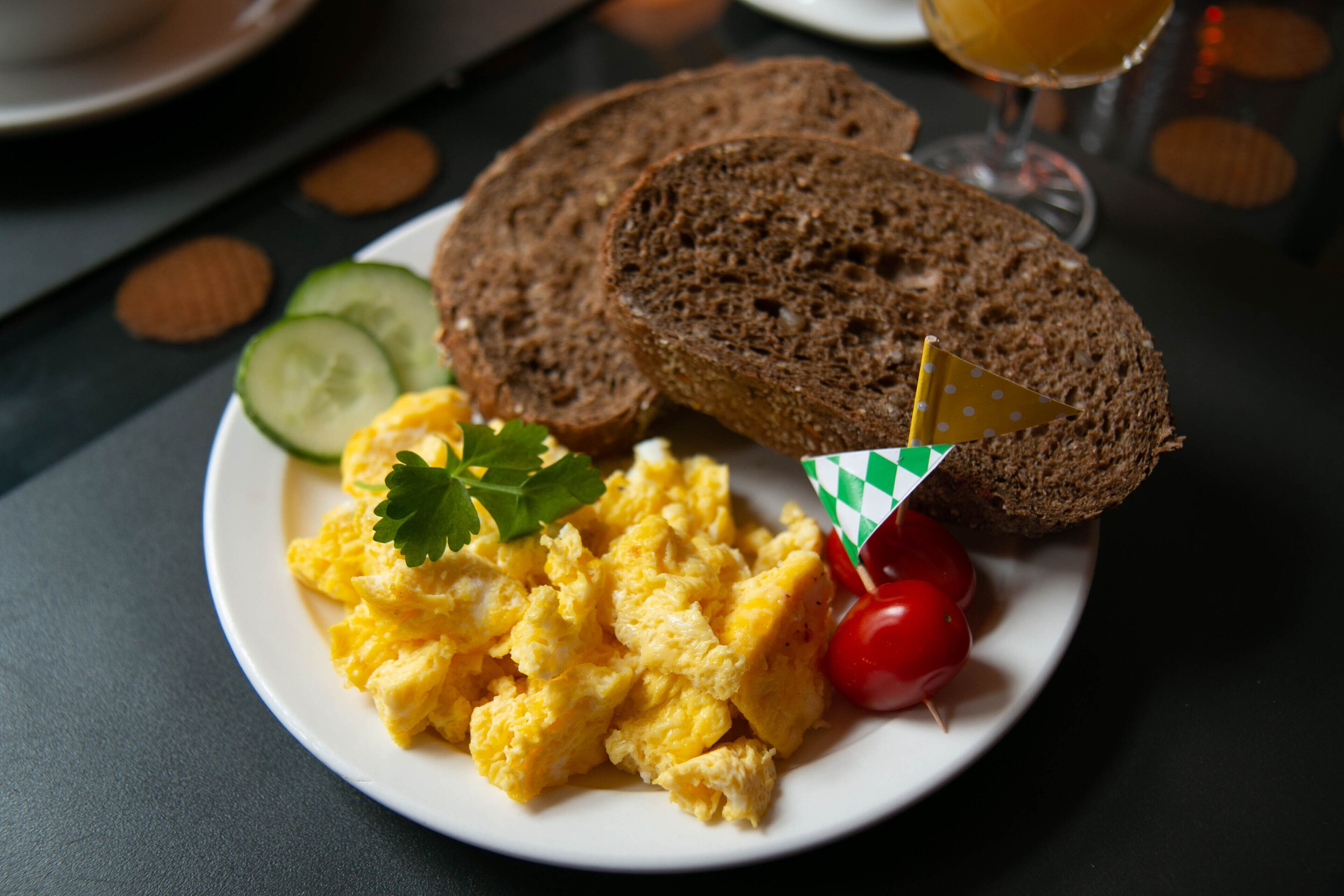 daily buffet breakfast for a fee