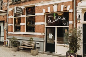 Exterior - La Boheme (Amsterdam)