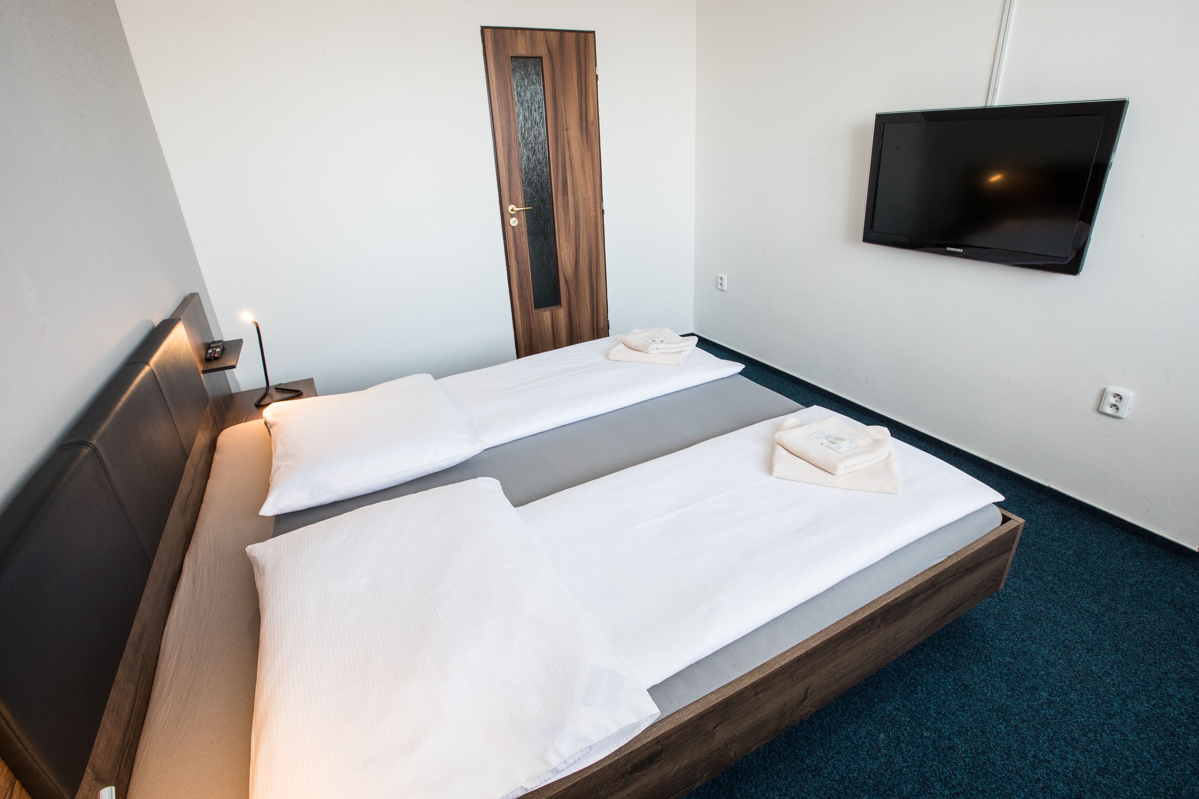 apartment | in-room safe, desk, iron/ironing board, free cots/infant beds