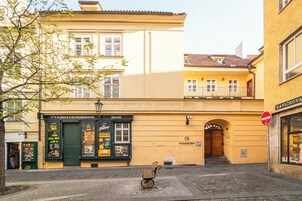 Duplex romântico, várias camas, cozinha americana, no mezanino