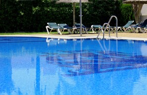 Seasonal outdoor pool - Hotel Caribe (Rota)