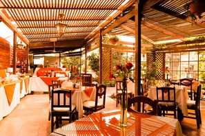 Tägliches inbegriffenes einheimisches Frühstück