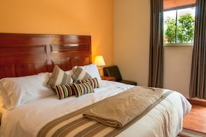 Deluxe Double Room, 1 King Bed, Garden View | Down comforters, desk, laptop workspace, free WiFi - Casa de Avila Hotel (Arequipa)