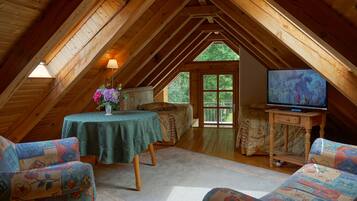 Standard Apartment, 2 Bedrooms | Premium bedding, individually decorated, individually furnished