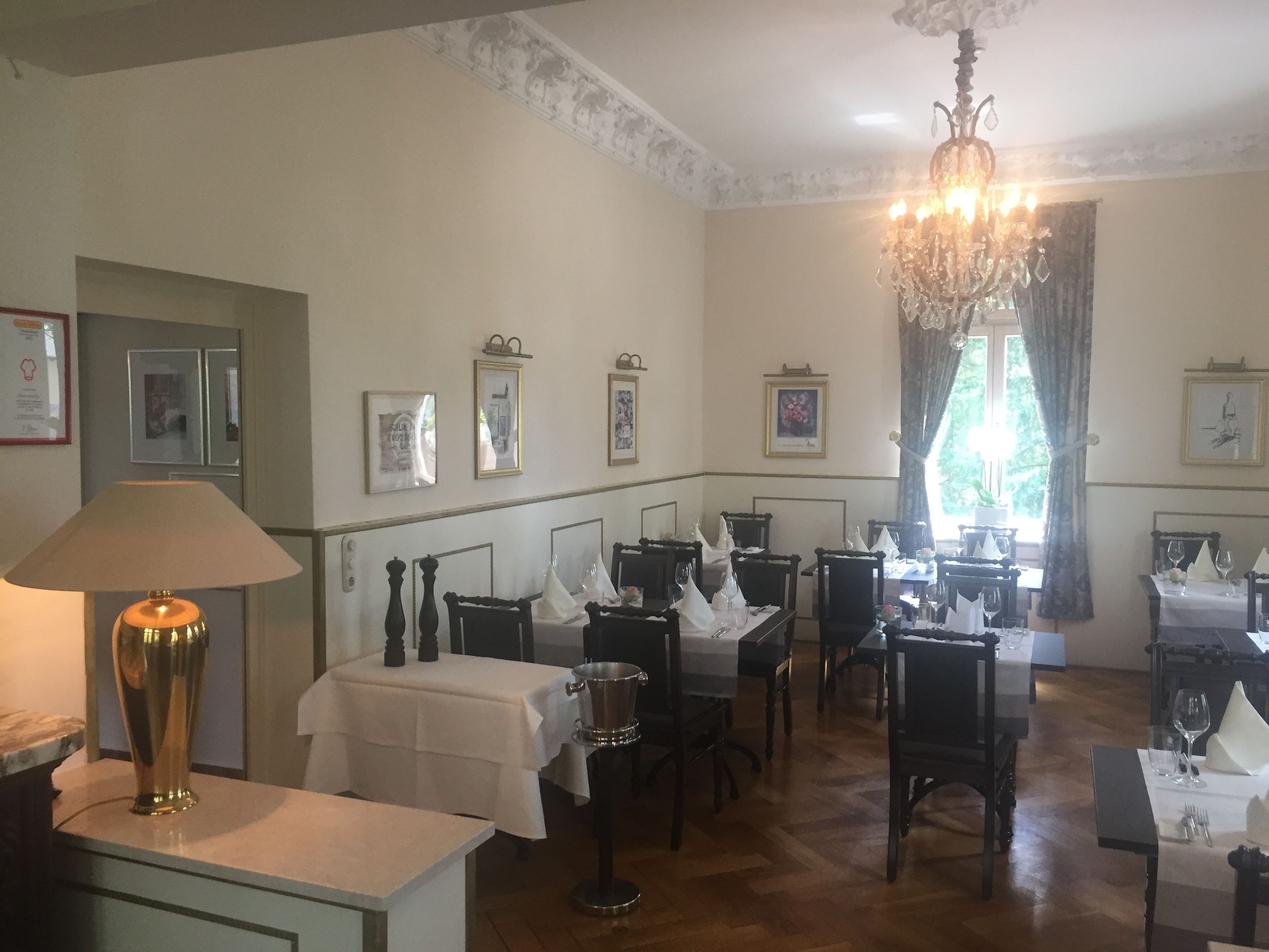 breakfast and dinner served, german cuisine