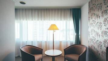 Phòng, nhiều giường | Khu phòng khách | TV LCD, các kênh phim phải trả tiền