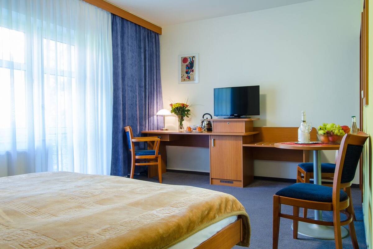In-room safe, desk, blackout drapes, WiFi (free)