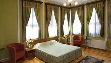 Minibar, in-room safe, desk, soundproofing