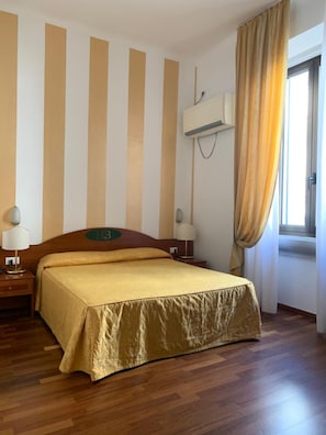 In-room safe, desk, iron/ironing board, free WiFi - Hotel Bogart 2 (Milan)