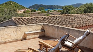 Double cottage room, sea view | Terrace/patio