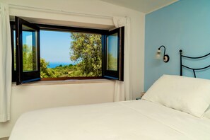 Comfort Double Room, Sea View | Premium bedding, minibar, desk, free WiFi - Baia Di Trentova (Agropoli)