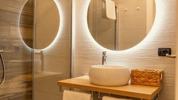 Chambre Double Standard, vue mer | Literie de qualité supérieure, minibar, bureau, Wi-Fi gratuit