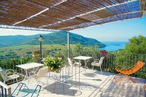 Premium bedding, minibar, desk, free WiFi