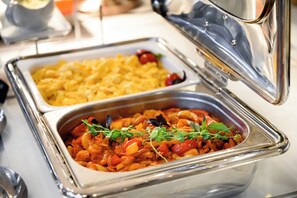 TĂ€gliches inbegriffenes FrĂŒhstĂŒcksbuffet