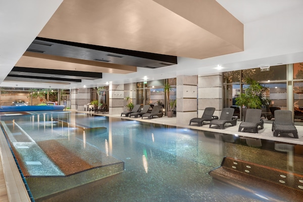 Sauna, bain à remous, hammam, soins corporels, massages suédois