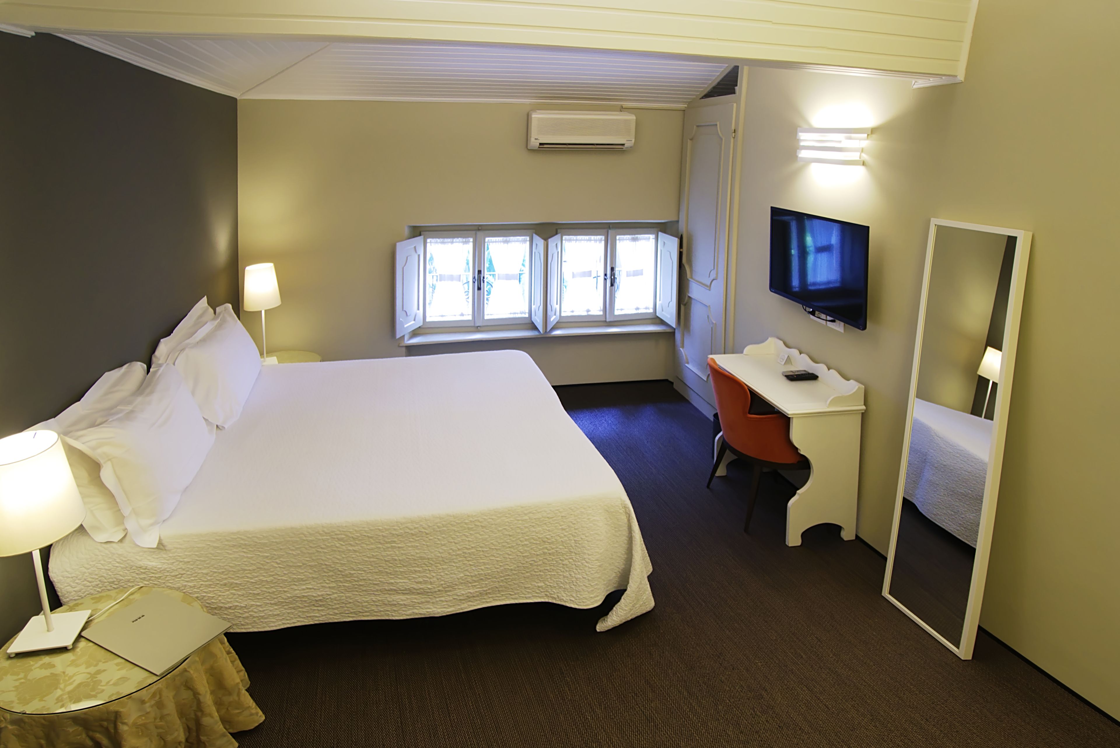standard double or twin room | premium bedding, down duvets, in-room safe, desk