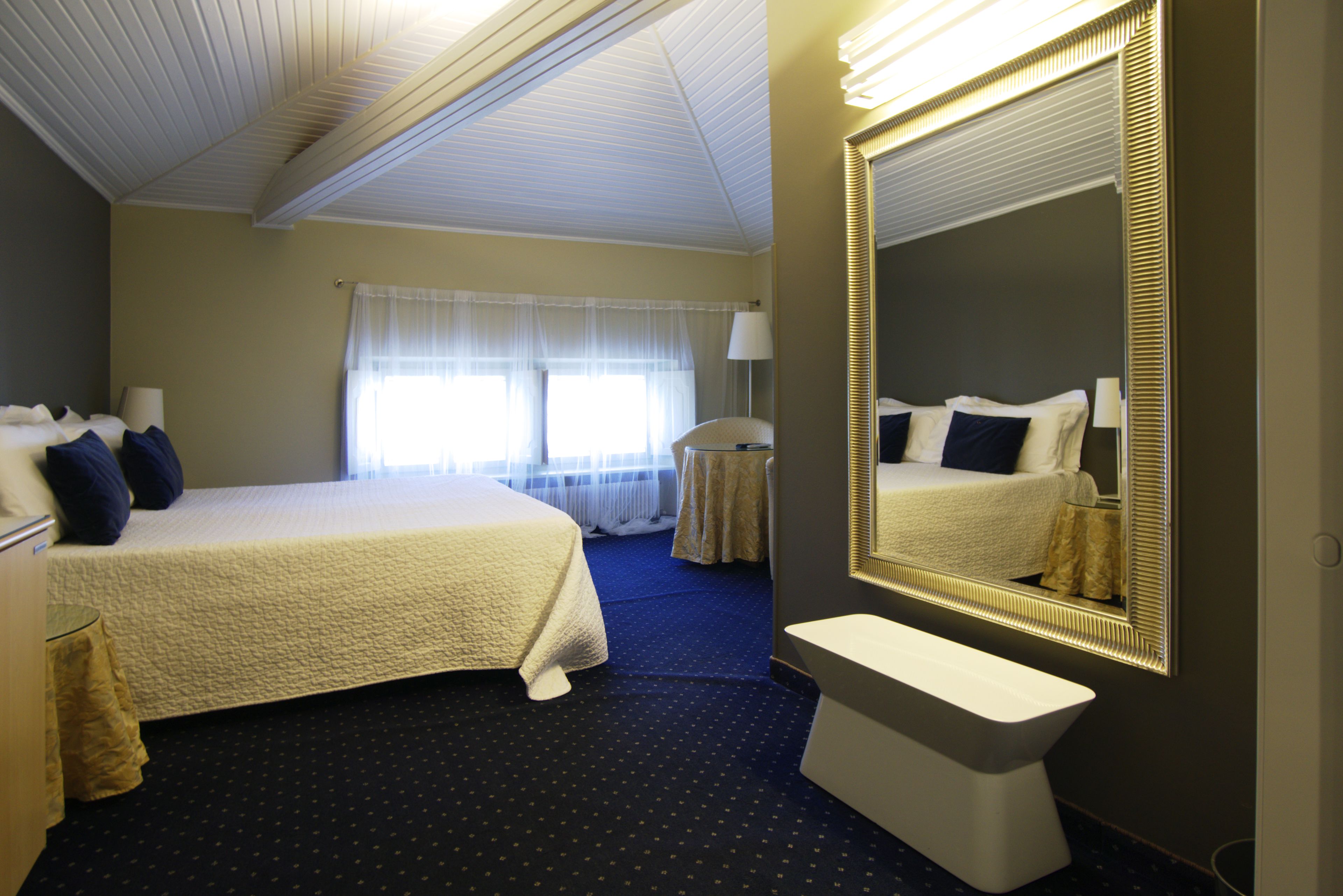 standard double or twin room | premium bedding, down duvets, in-room safe, desk