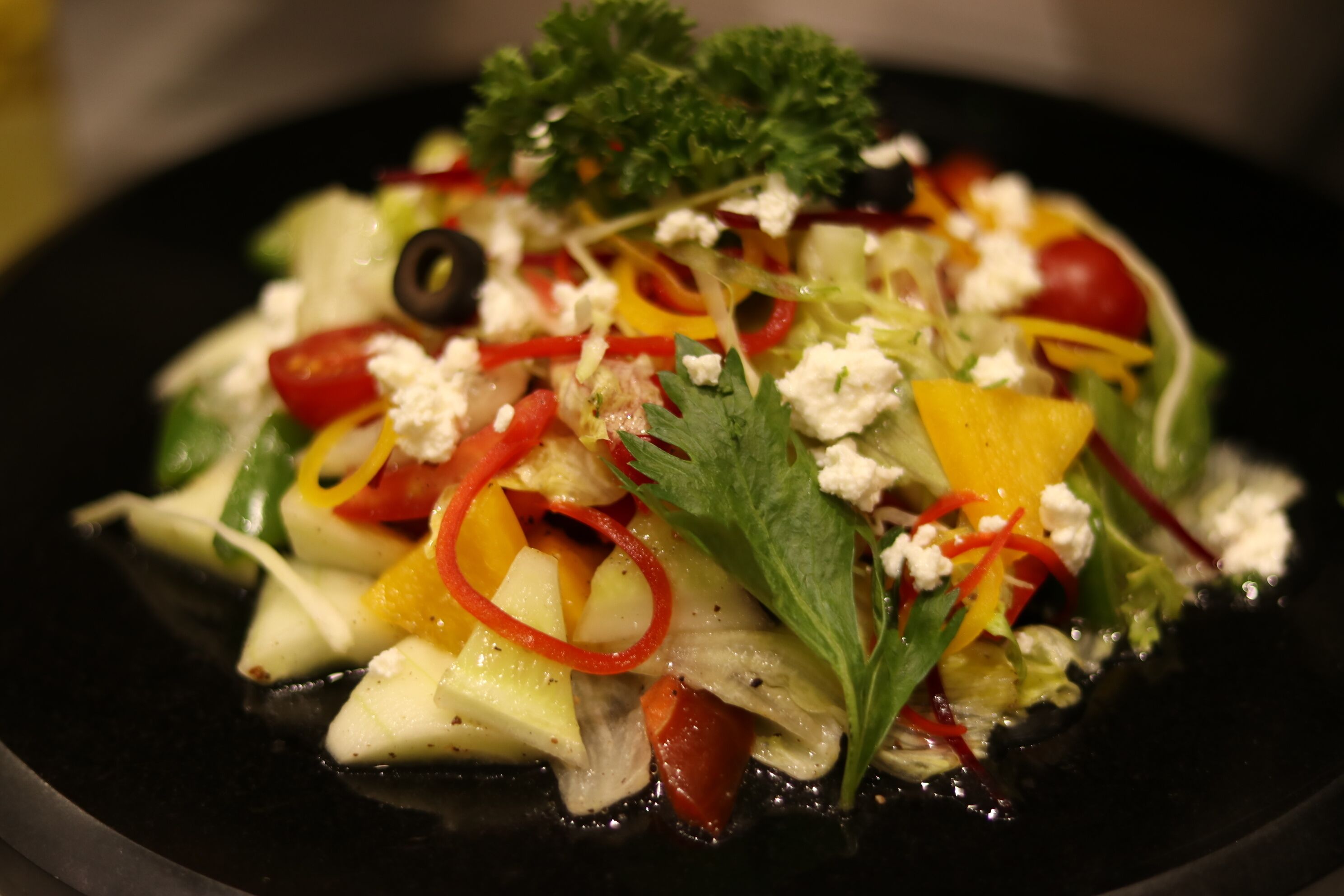 2 restaurants, breakfast, lunch, dinner served; international cuisine