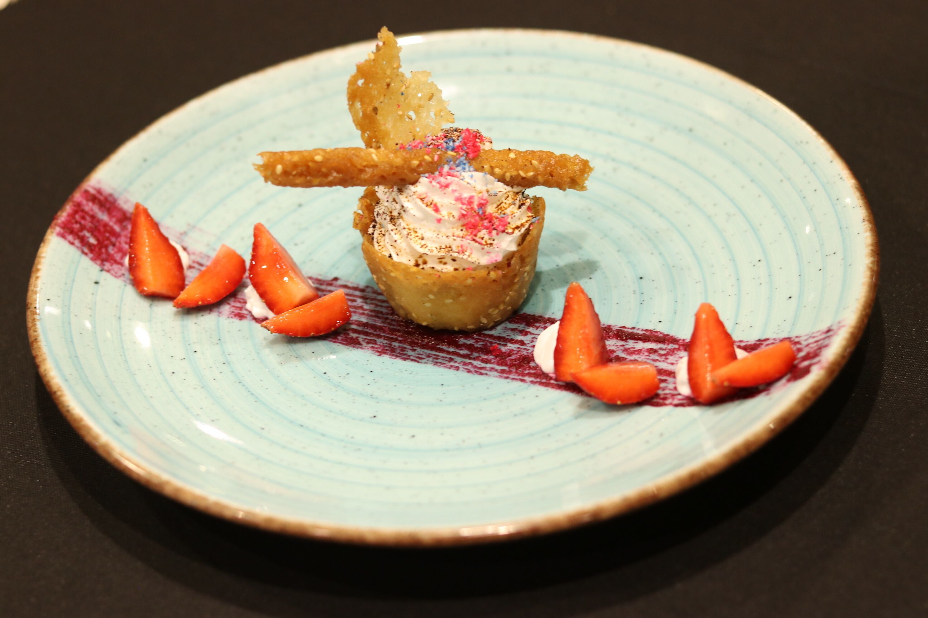 2 restaurants, breakfast, lunch, dinner served; international cuisine