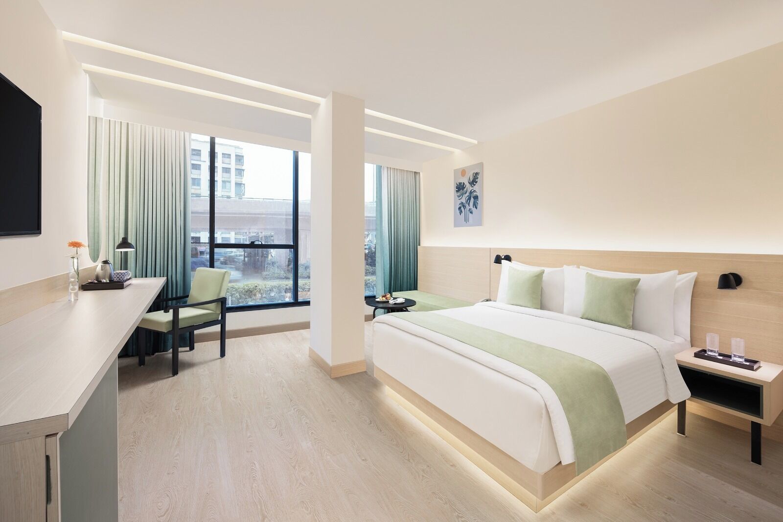 Deluxe Suite (Deluxe Suite) | Desk, laptop workspace, iron/ironing board, free WiFi