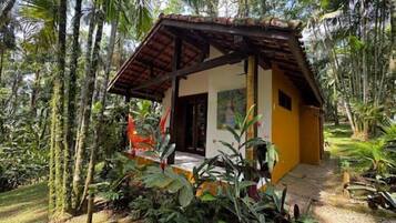 Family Room, 1 Bedroom | Premium bedding, minibar, individually decorated, desk