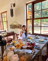 Free daily buffet breakfast