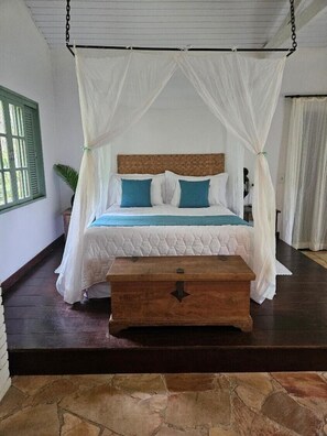 Bungalow (Luxo) | Sengetøy av topp kvalitet, minibar, individuelt dekorert og skrivebord