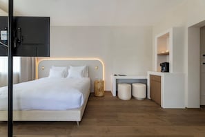 Suite Junior, baignoire Ă remous | Minibar, coffre-fort, bureau