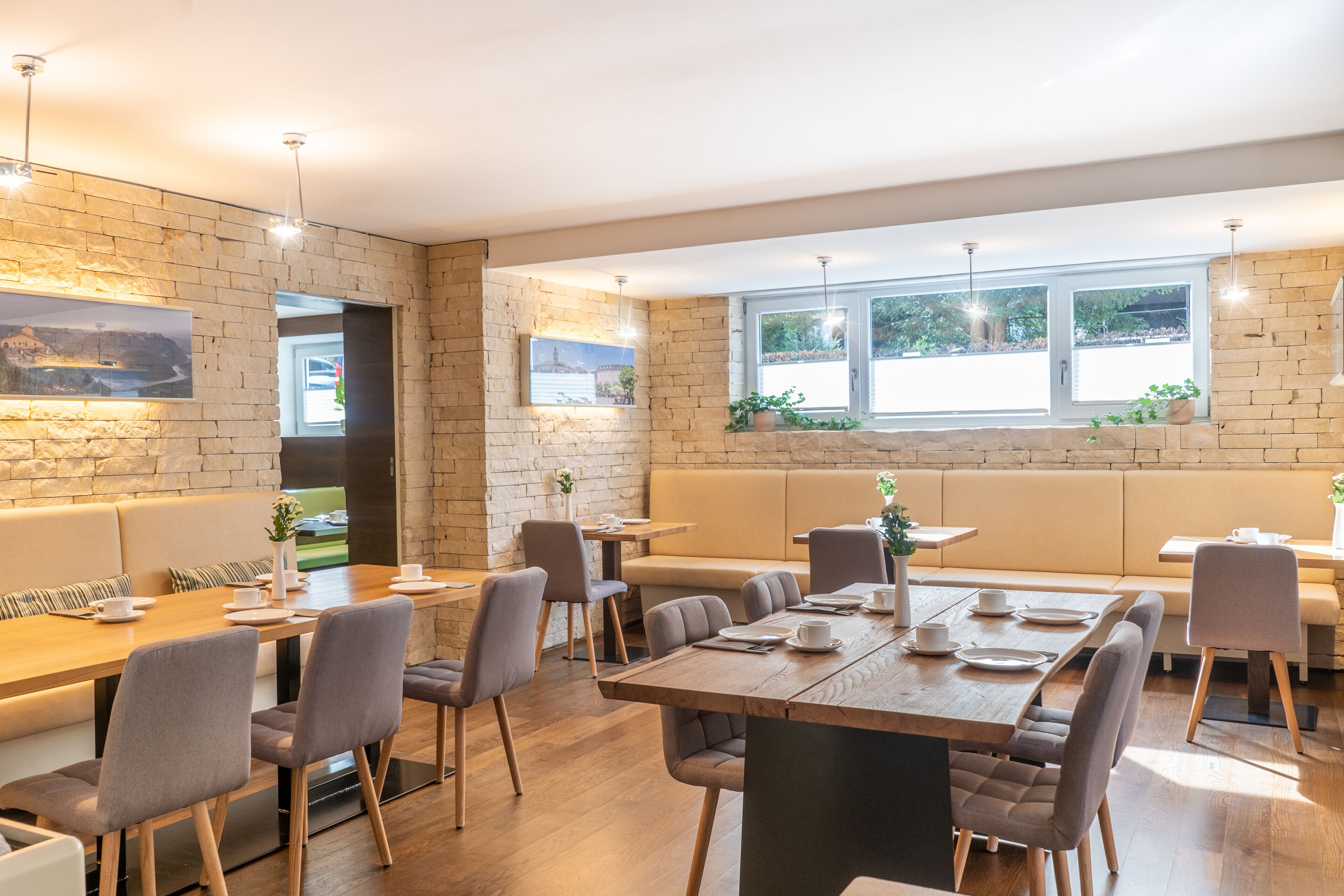 Tägliches Frühstücksbuffet (17.9 EUR pro Person)