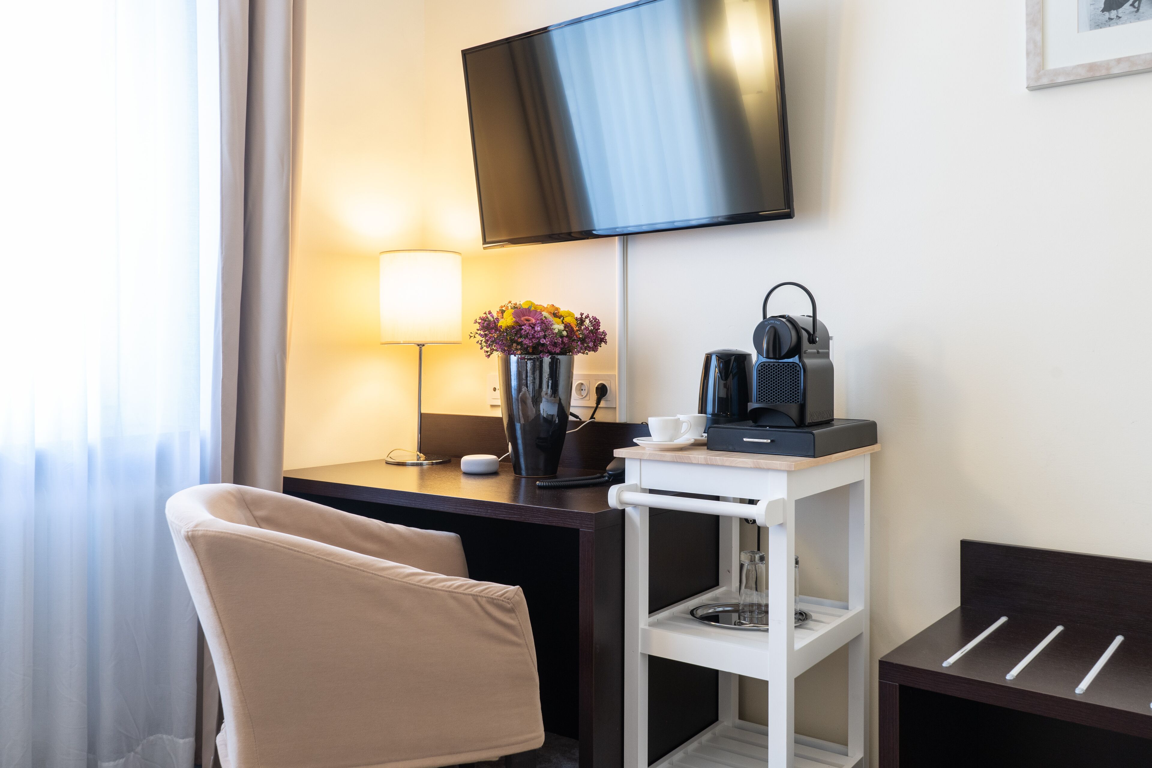 premium double room | premium bedding, down duvets, select comfort beds, minibar