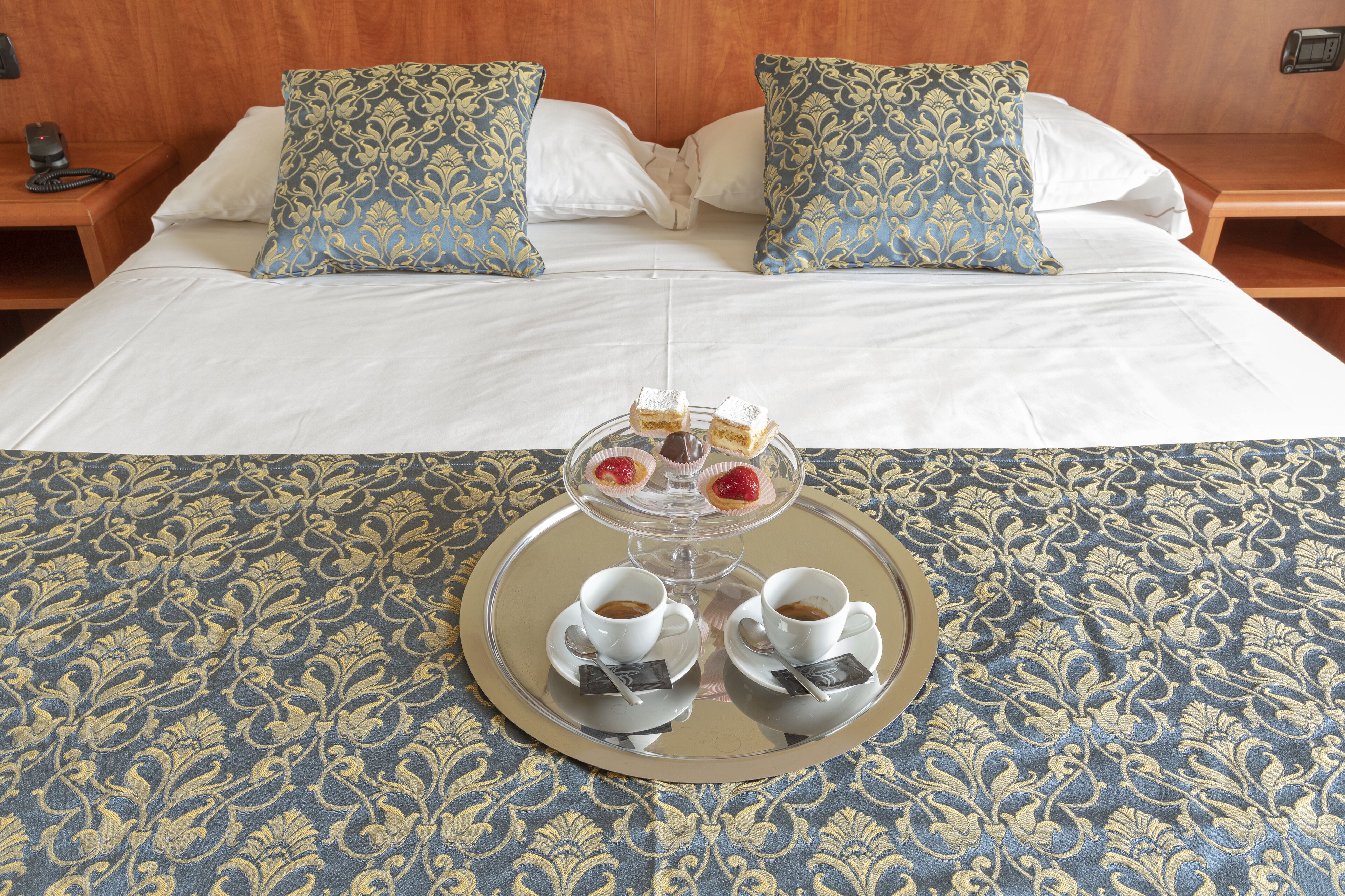 room service – dining