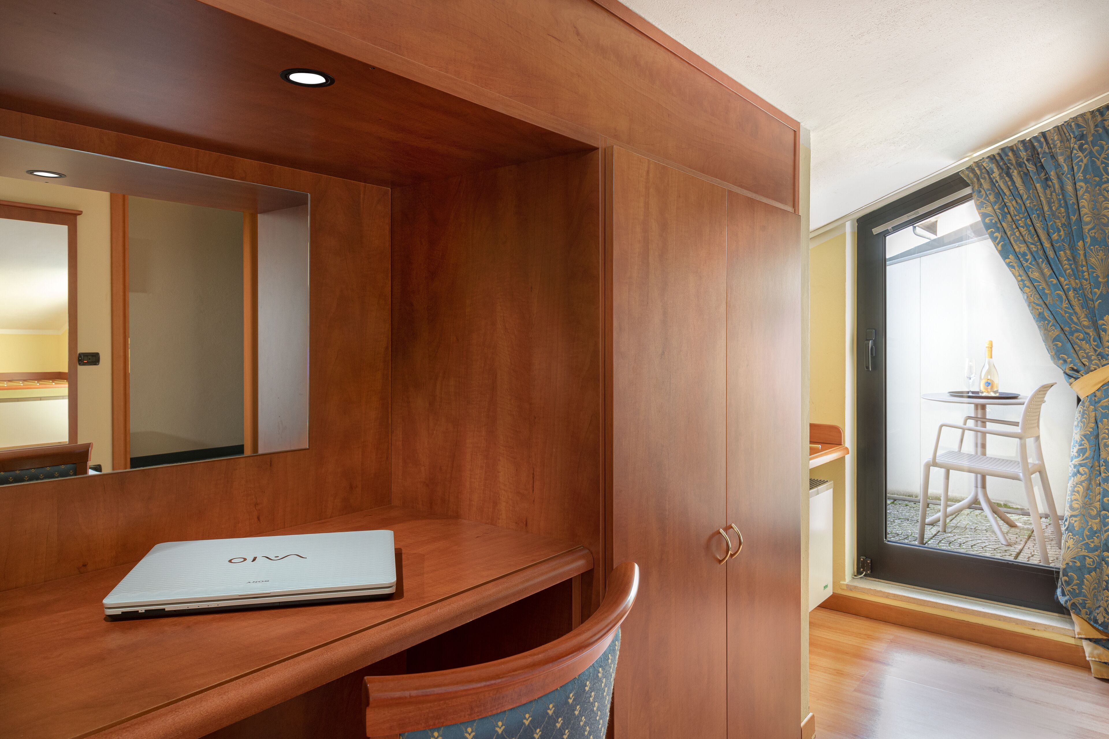 premium bedding, down duvets, in-room safe, desk