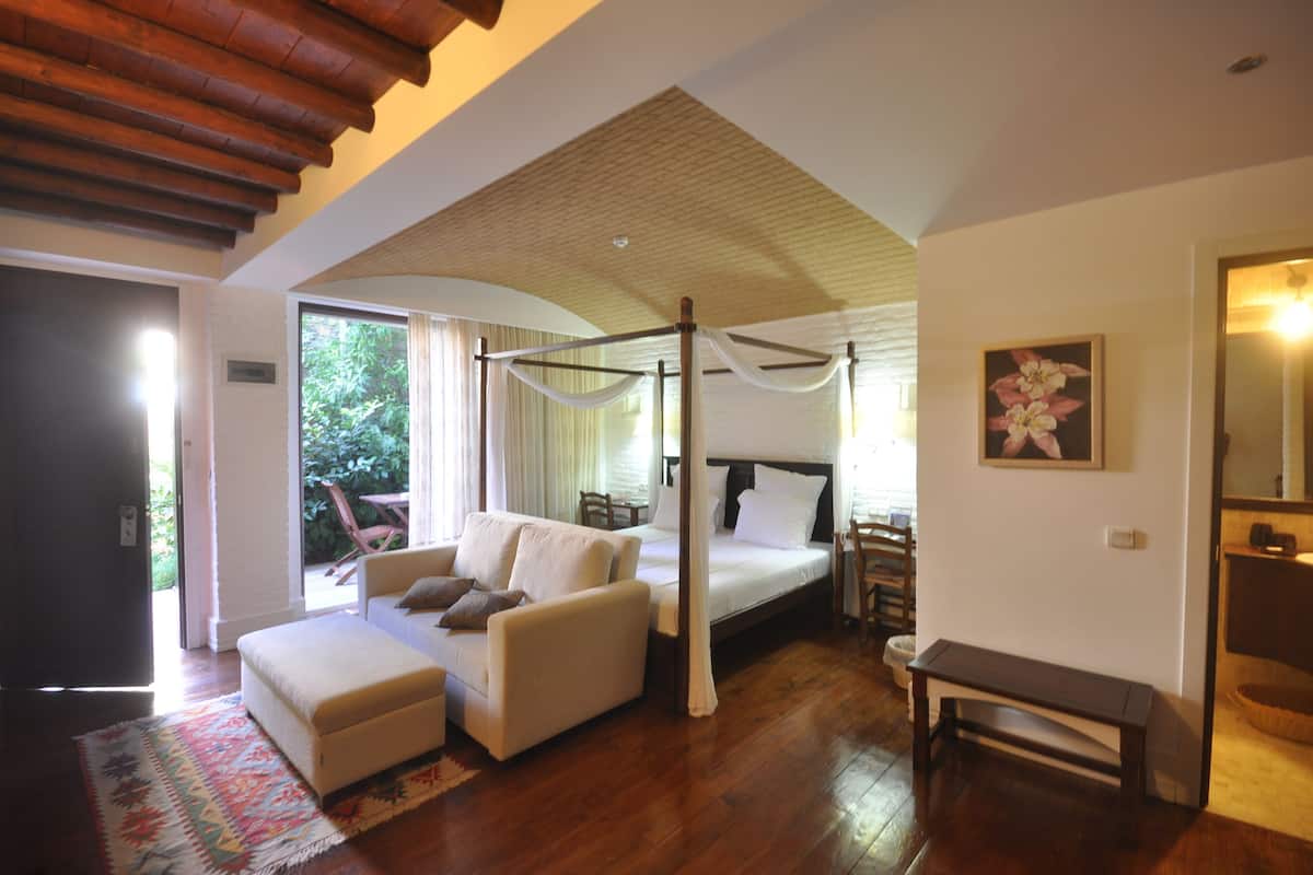 comfort double or twin room, garden area | 1 bedroom, down duvets, minibar, in-room safe